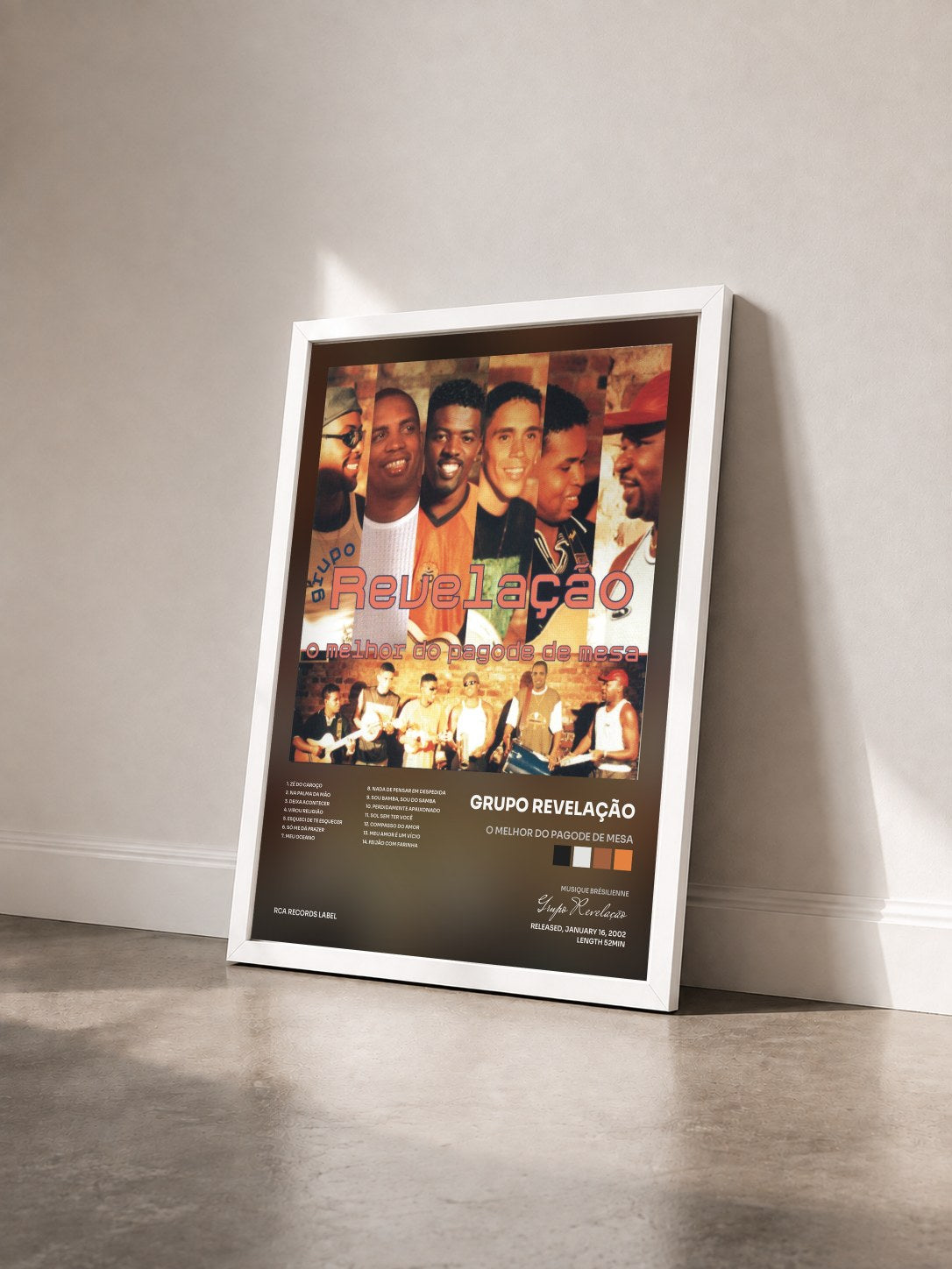 #blanc Tableau de l'album O Melhor do Pagode de Mesa de Grupo Revelação vu de trois quarts, cadre blanc