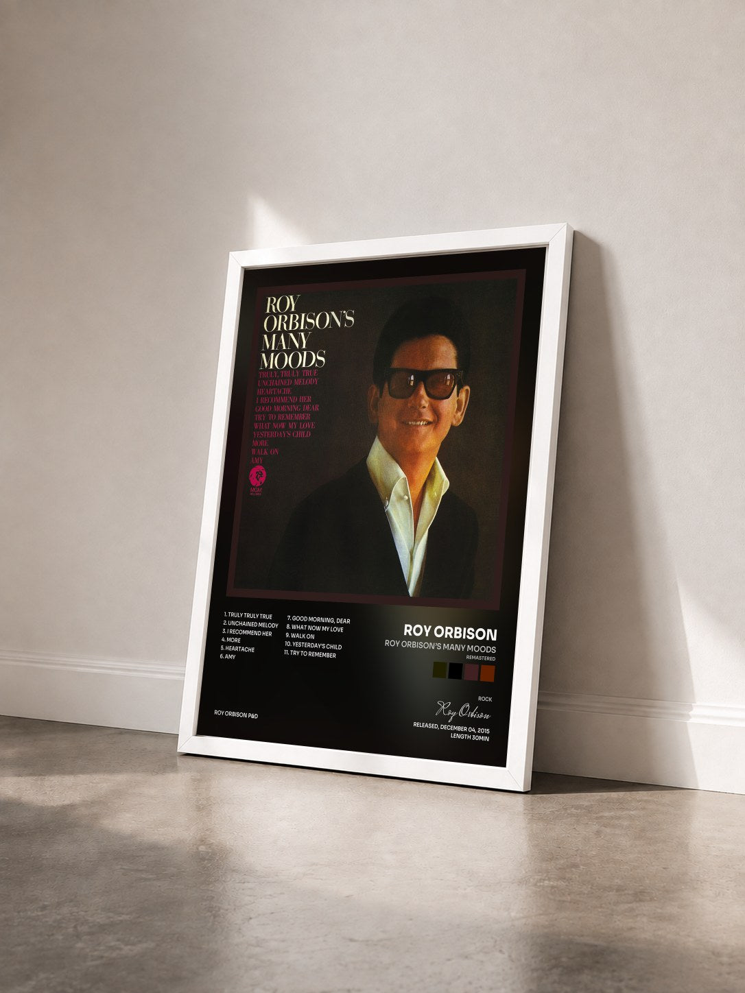 #blanc Tableau de l'album Roy Orbison’s Many Moods (Remastered) de Roy Orbison vu de trois quarts, cadre blanc
