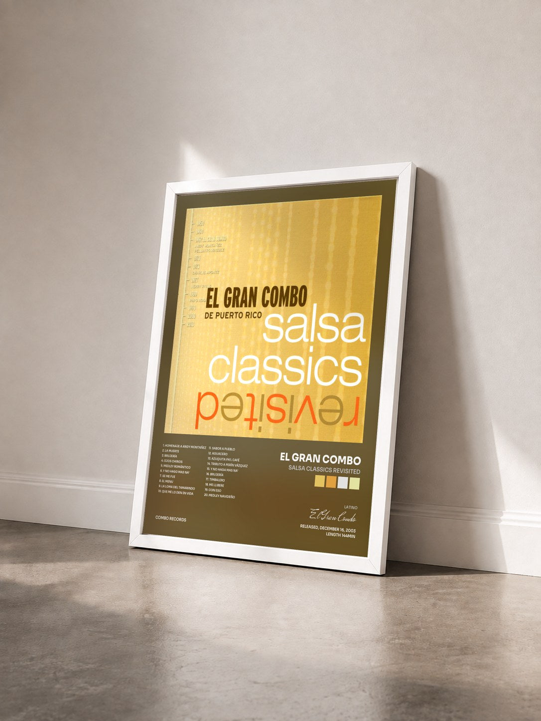 #blanc Tableau de l'album Salsa Classics Revisited de El Gran Combo vu de trois quarts, cadre blanc