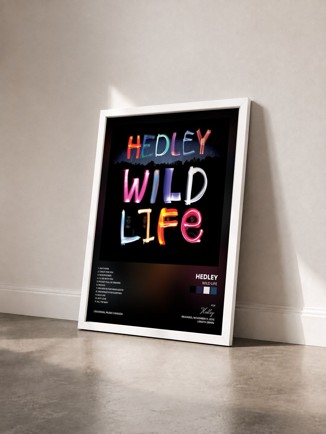 #blanc Tableau de l'album Wild Life de Hedley vu de trois quarts, cadre blanc