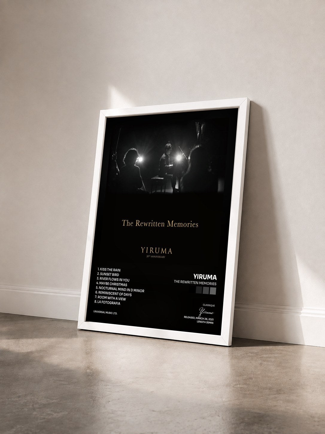 #blanc Tableau de l'album The Rewritten Memories de Yiruma vu de trois quarts, cadre blanc