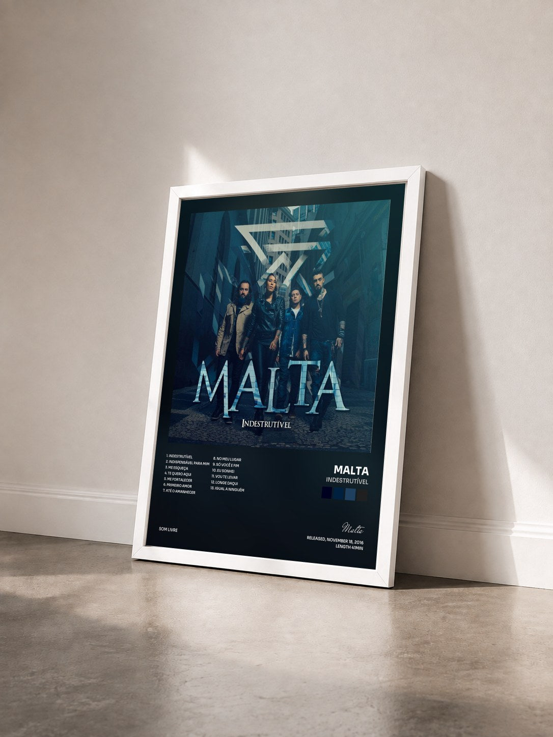 #blanc Tableau de l'album Indestrutível de Malta vu de trois quarts, cadre blanc