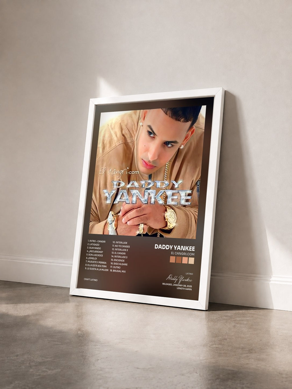#blanc Tableau de l'album El Cangri.com de Daddy Yankee vu de trois quarts, cadre blanc