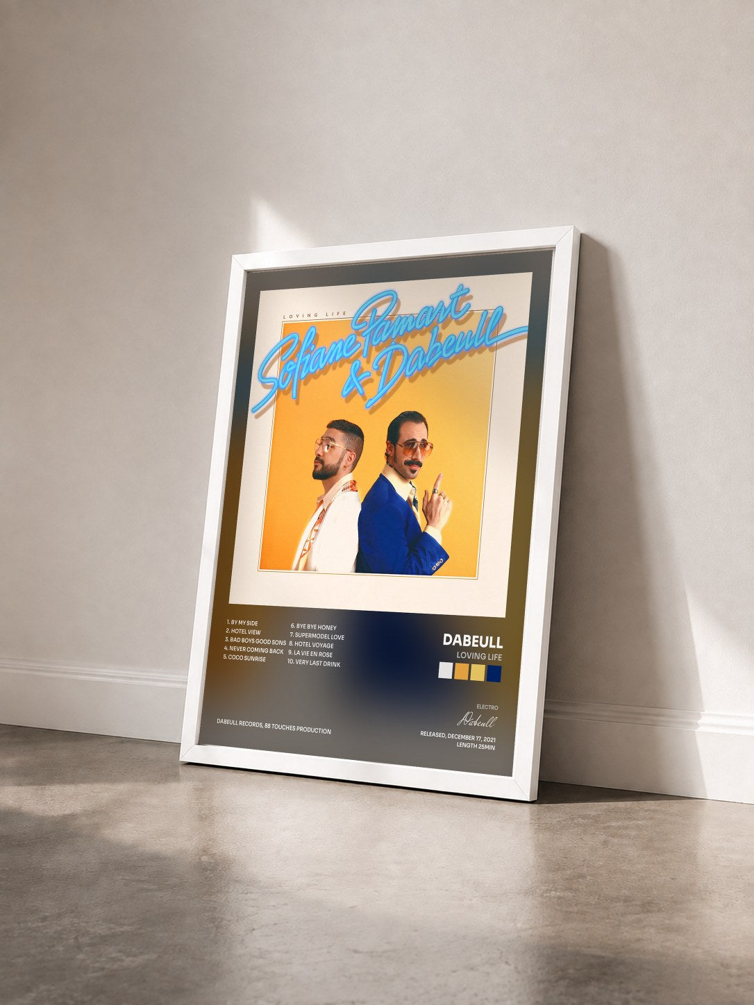 #blanc Tableau de l'album Loving Life de Dabeull vu de trois quarts, cadre blanc
