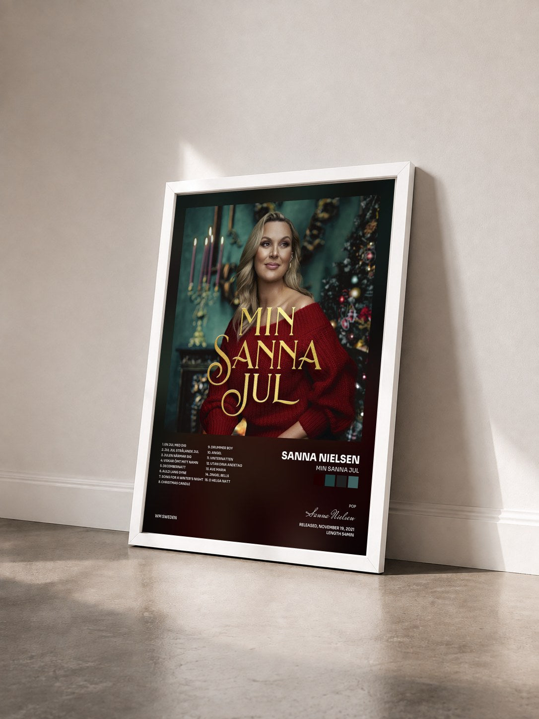 #blanc Tableau de l'album Min Sanna jul de Sanna Nielsen vu de trois quarts, cadre blanc