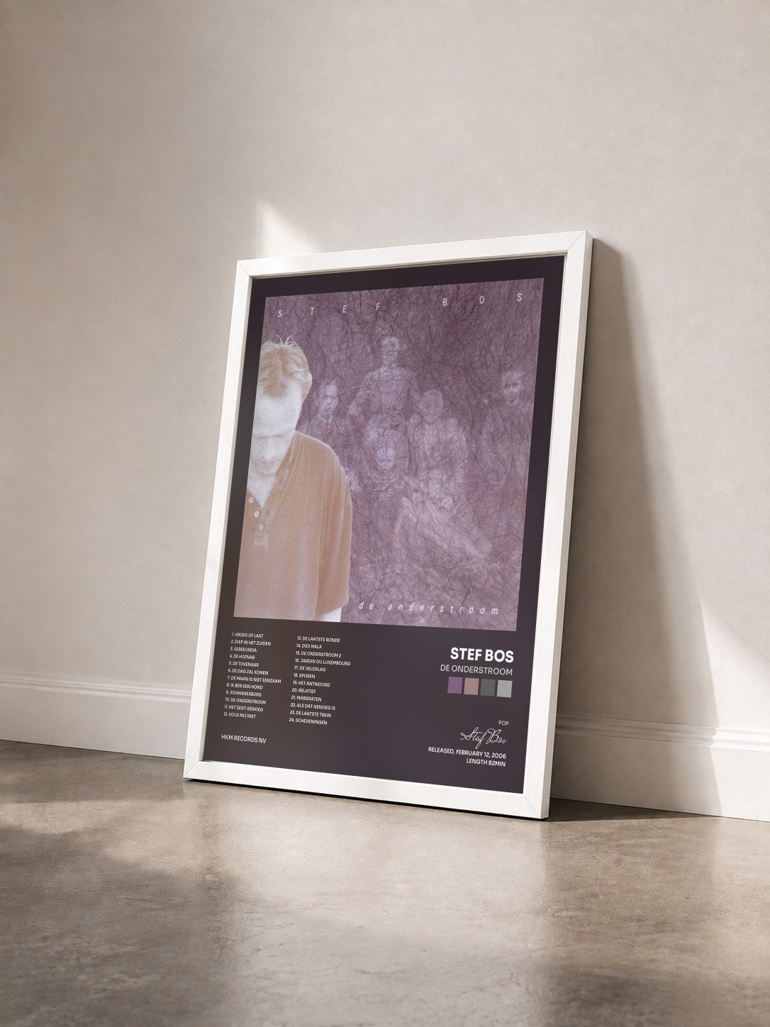 #blanc Tableau de l'album De Onderstroom de Stef Bos vu de trois quarts, cadre blanc