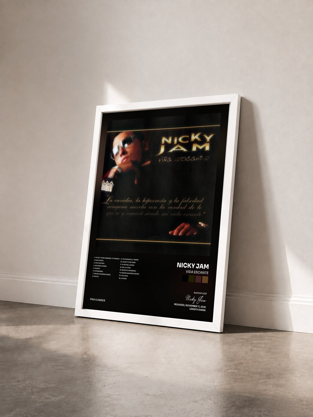 #blanc Tableau de l'album Vida Escante de Nicky Jam vu de trois quarts, cadre blanc