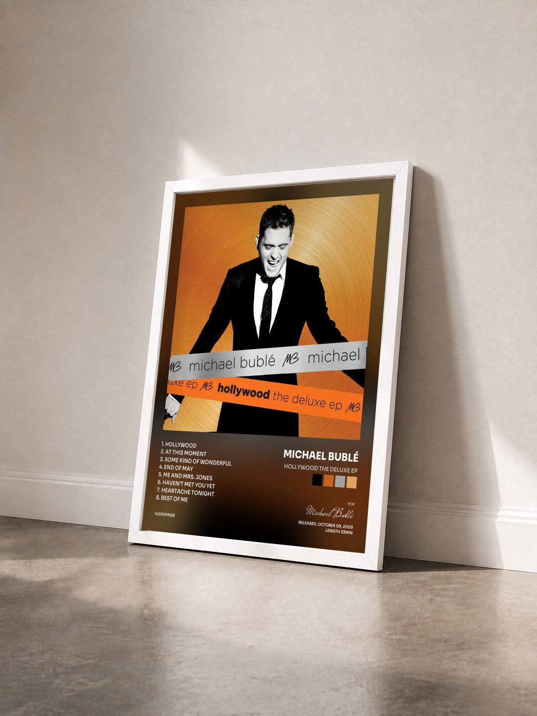 #blanc Tableau de l'album Hollywood The Deluxe EP de Michael Bublé vu de trois quarts, cadre blanc