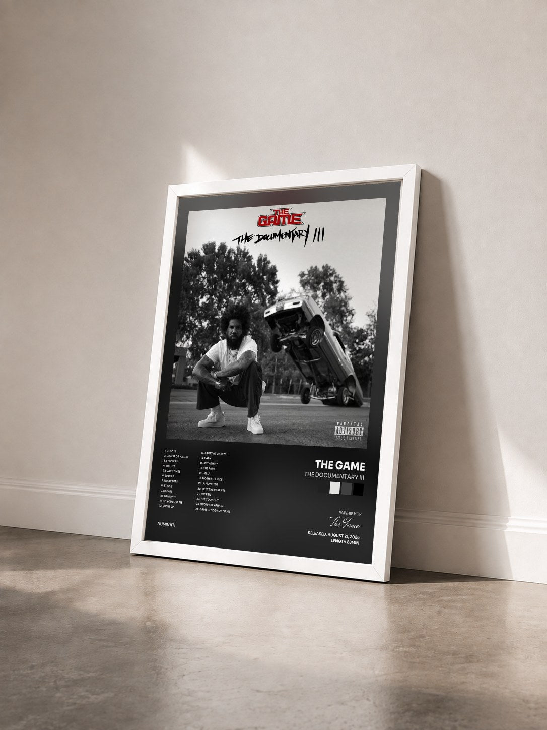 #blanc Tableau de l'album The Documentary III de The Game vu de trois quarts, cadre blanc