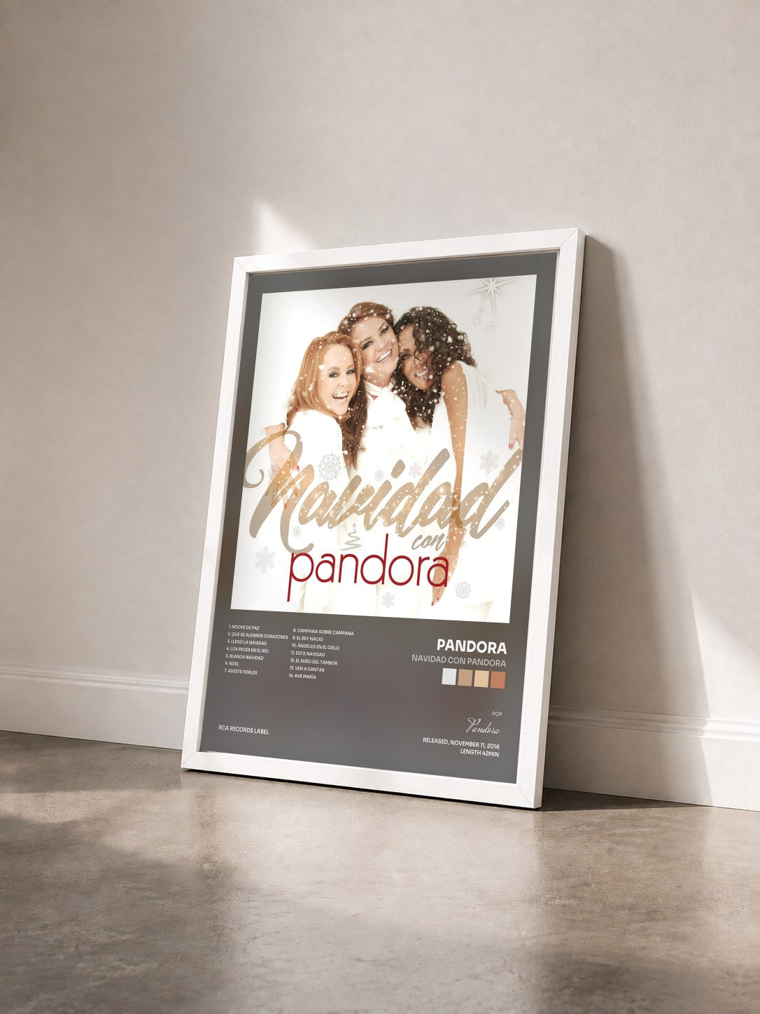 #blanc Tableau de l'album Navidad con Pandora de Pandora vu de trois quarts, cadre blanc