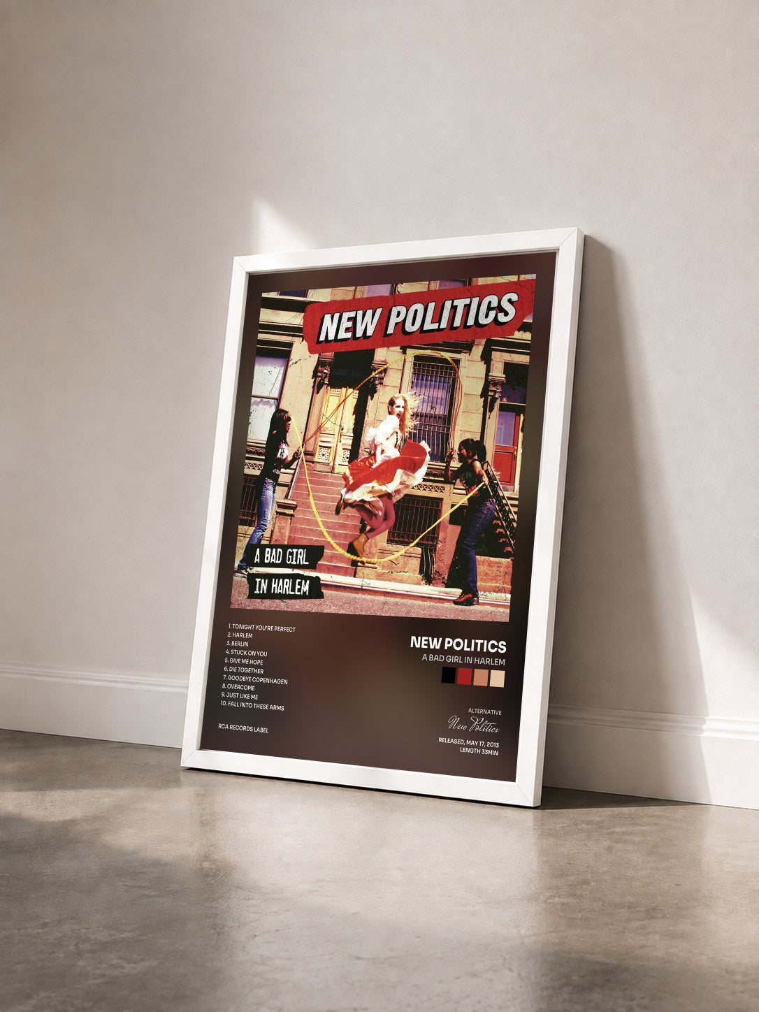 #blanc Tableau de l'album A Bad Girl In Harlem de New Politics vu de trois quarts, cadre blanc