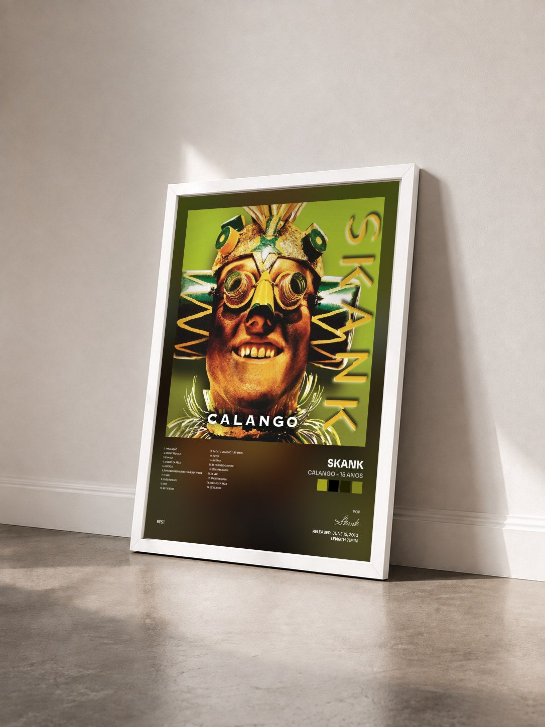 #blanc Tableau de l'album Calango - 15 anos de Skank vu de trois quarts, cadre blanc