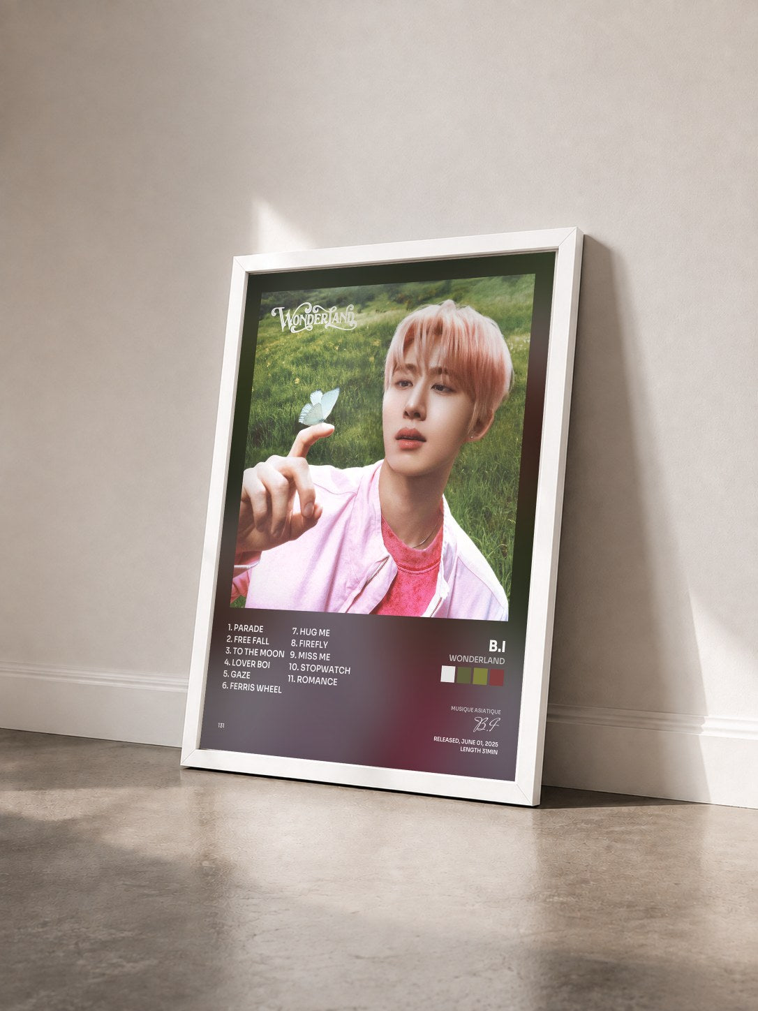 #blanc Tableau de l'album WONDERLAND de B.I vu de trois quarts, cadre blanc