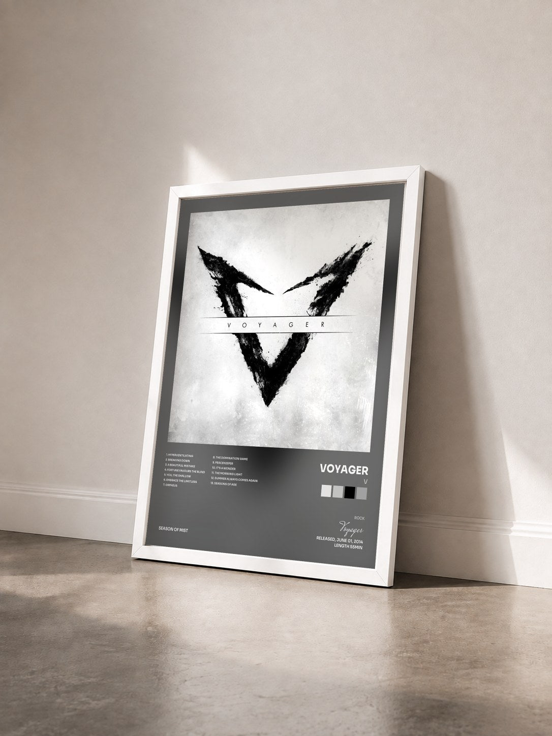 #blanc Tableau de l'album V de Voyager vu de trois quarts, cadre blanc
