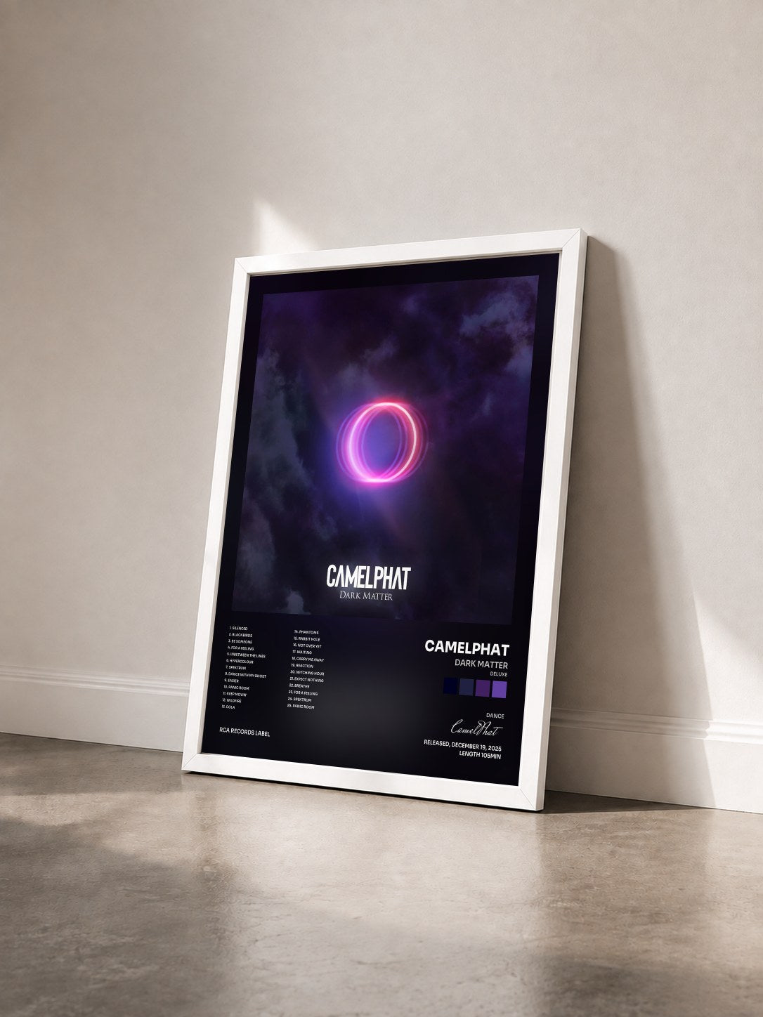 #blanc Tableau de l'album Dark Matter (Deluxe) de CamelPhat vu de trois quarts, cadre blanc