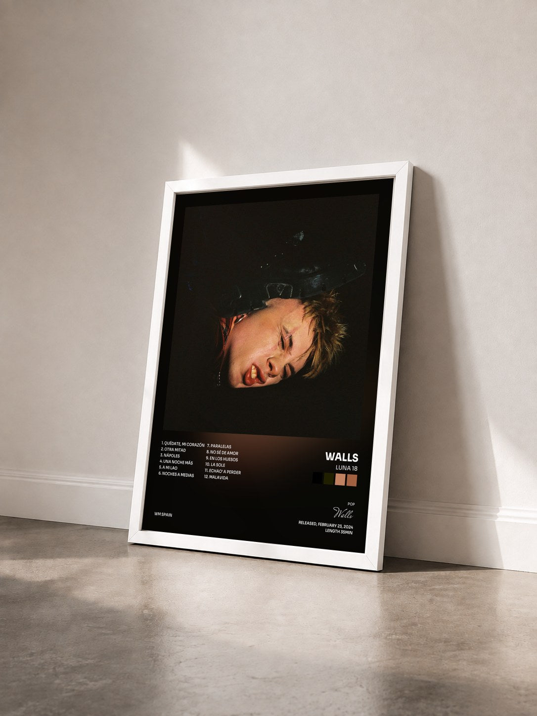 #blanc Tableau de l'album LUNA 18 de Walls vu de trois quarts, cadre blanc