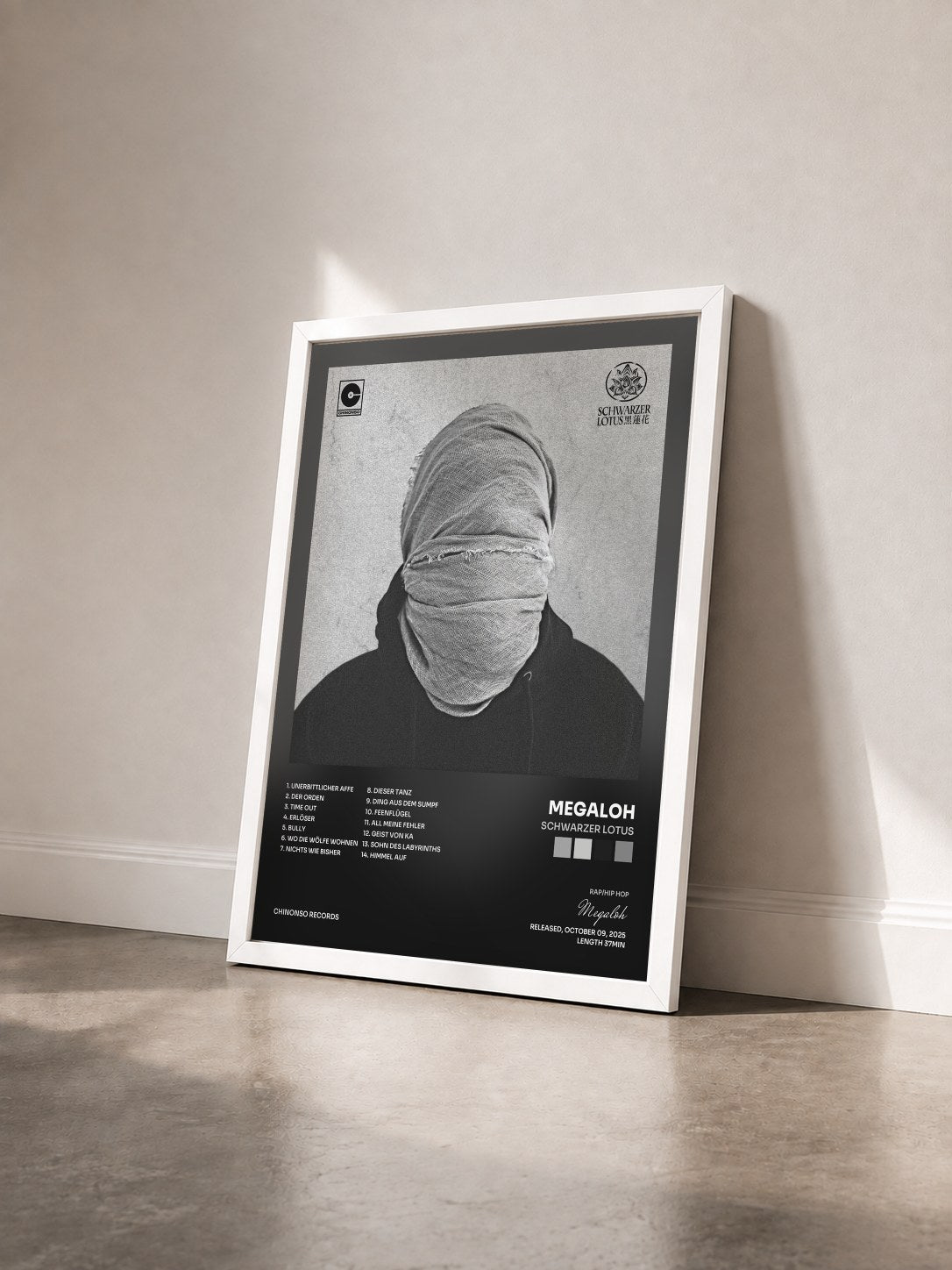 #blanc Tableau de l'album Schwarzer Lotus de Megaloh vu de trois quarts, cadre blanc