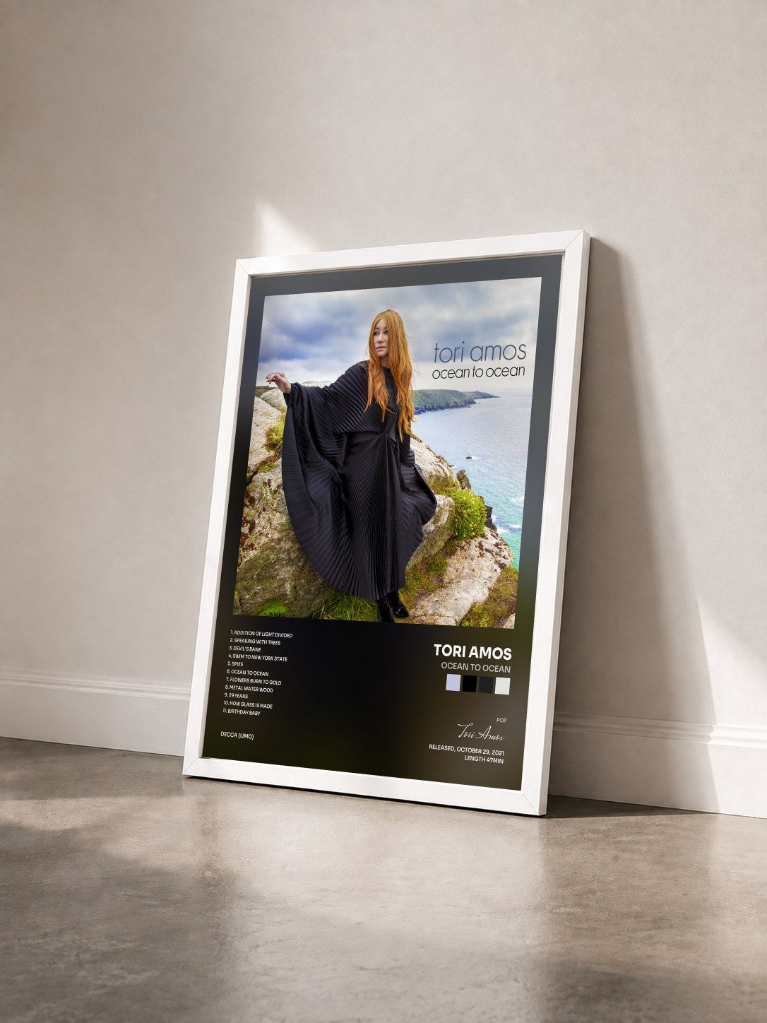 #blanc Tableau de l'album Ocean to Ocean de Tori Amos vu de trois quarts, cadre blanc