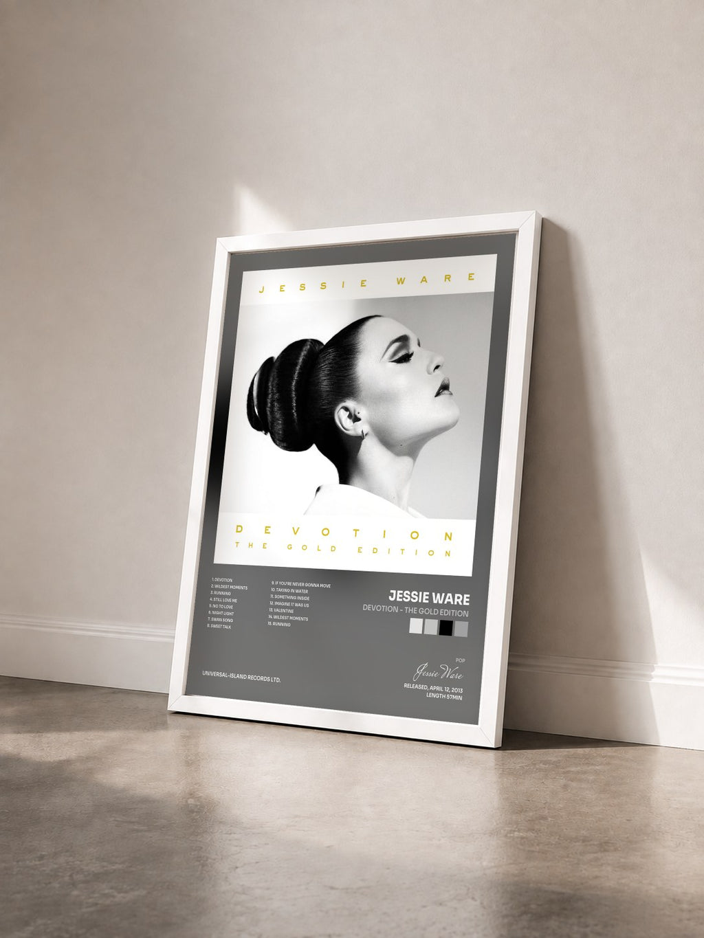 #blanc Tableau de l'album Devotion - The Gold Edition de Jessie Ware vu de trois quarts, cadre blanc