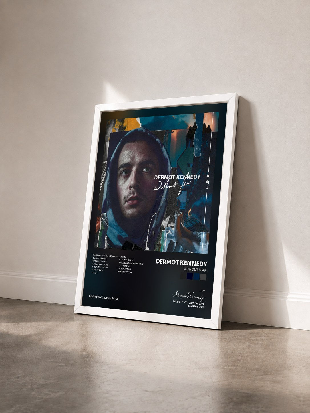 #blanc Tableau de l'album Without Fear de Dermot Kennedy vu de trois quarts, cadre blanc