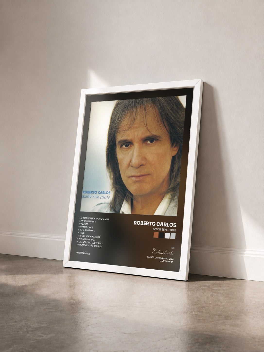#blanc Tableau de l'album Amor Sem Limite de Roberto Carlos vu de trois quarts, cadre blanc