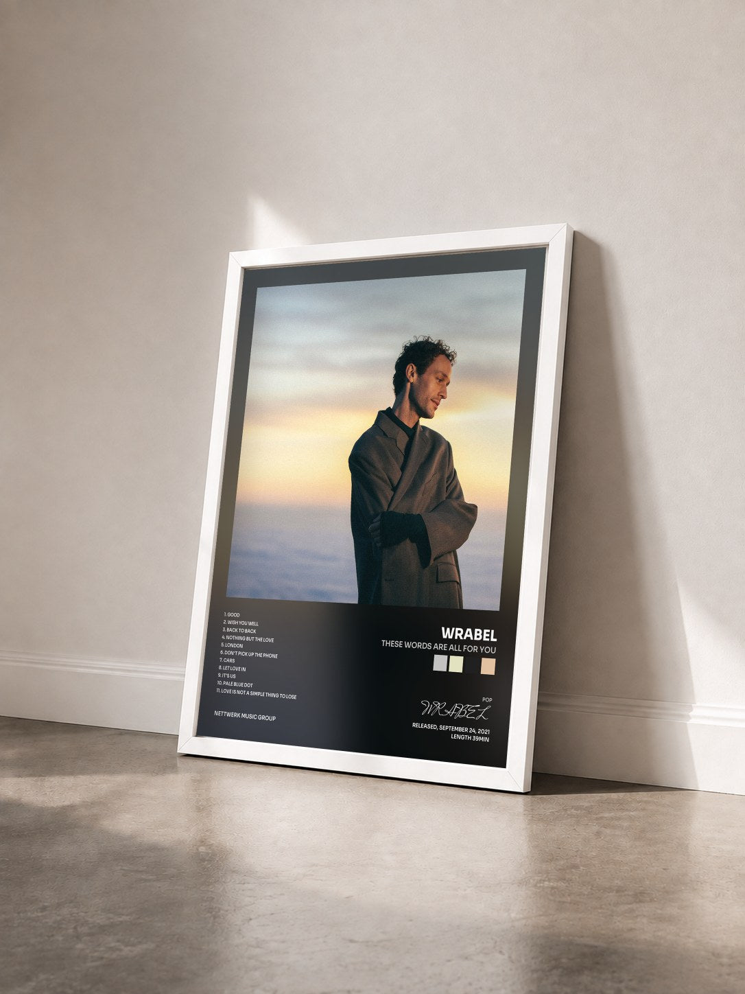 #blanc Tableau de l'album these words are all for you de WRABEL vu de trois quarts, cadre blanc