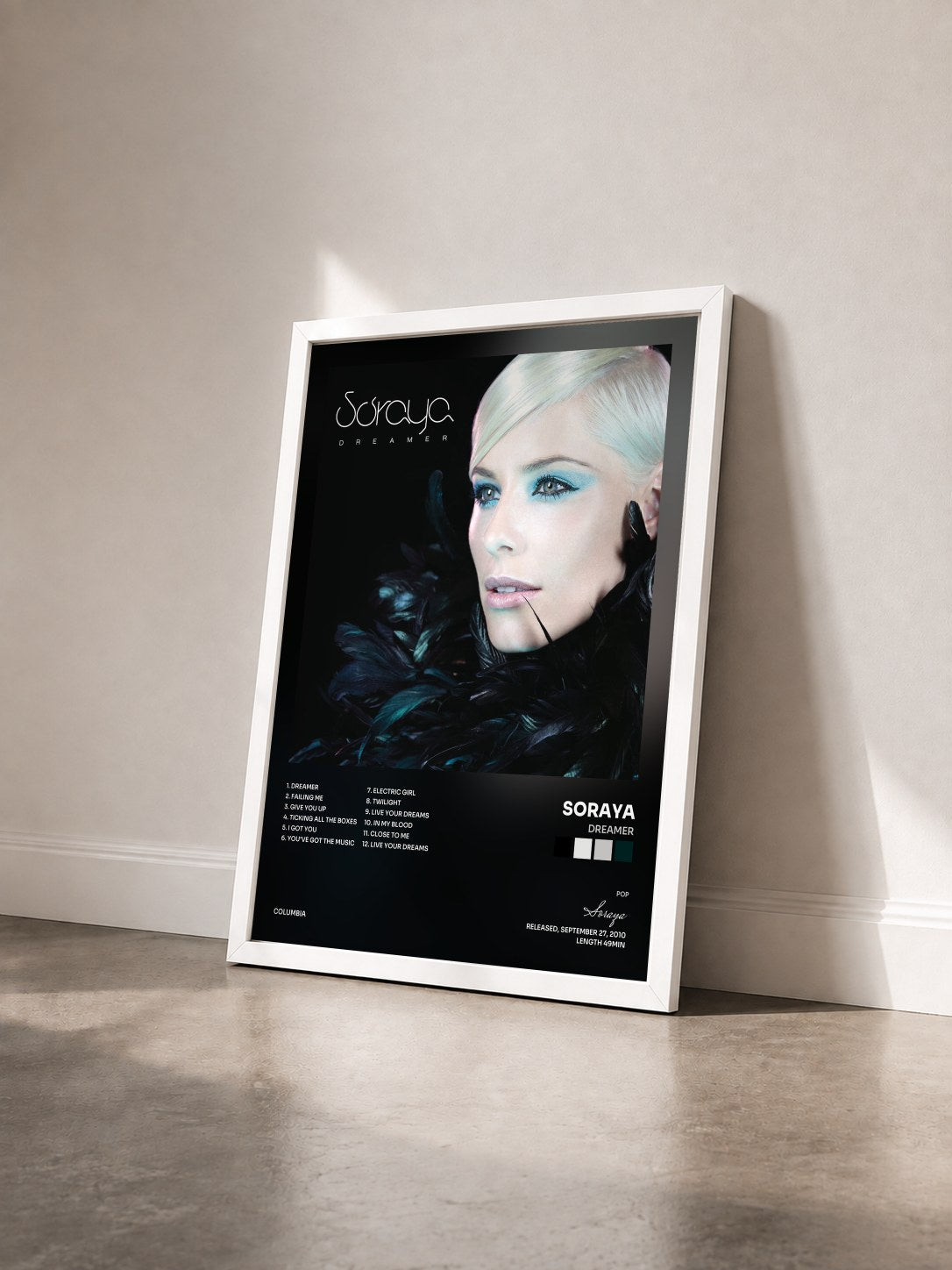#blanc Tableau de l'album Dreamer de Soraya vu de trois quarts, cadre blanc