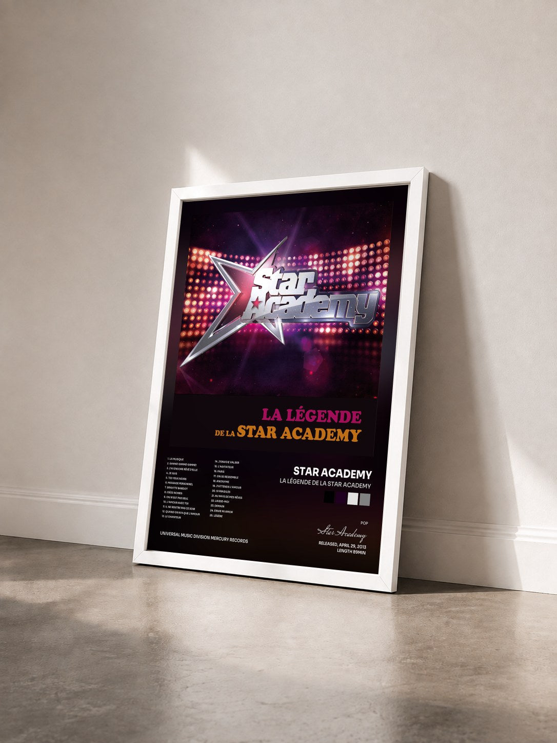 #blanc Tableau de l'album La Légende De La Star Academy de Star Academy vu de trois quarts, cadre blanc