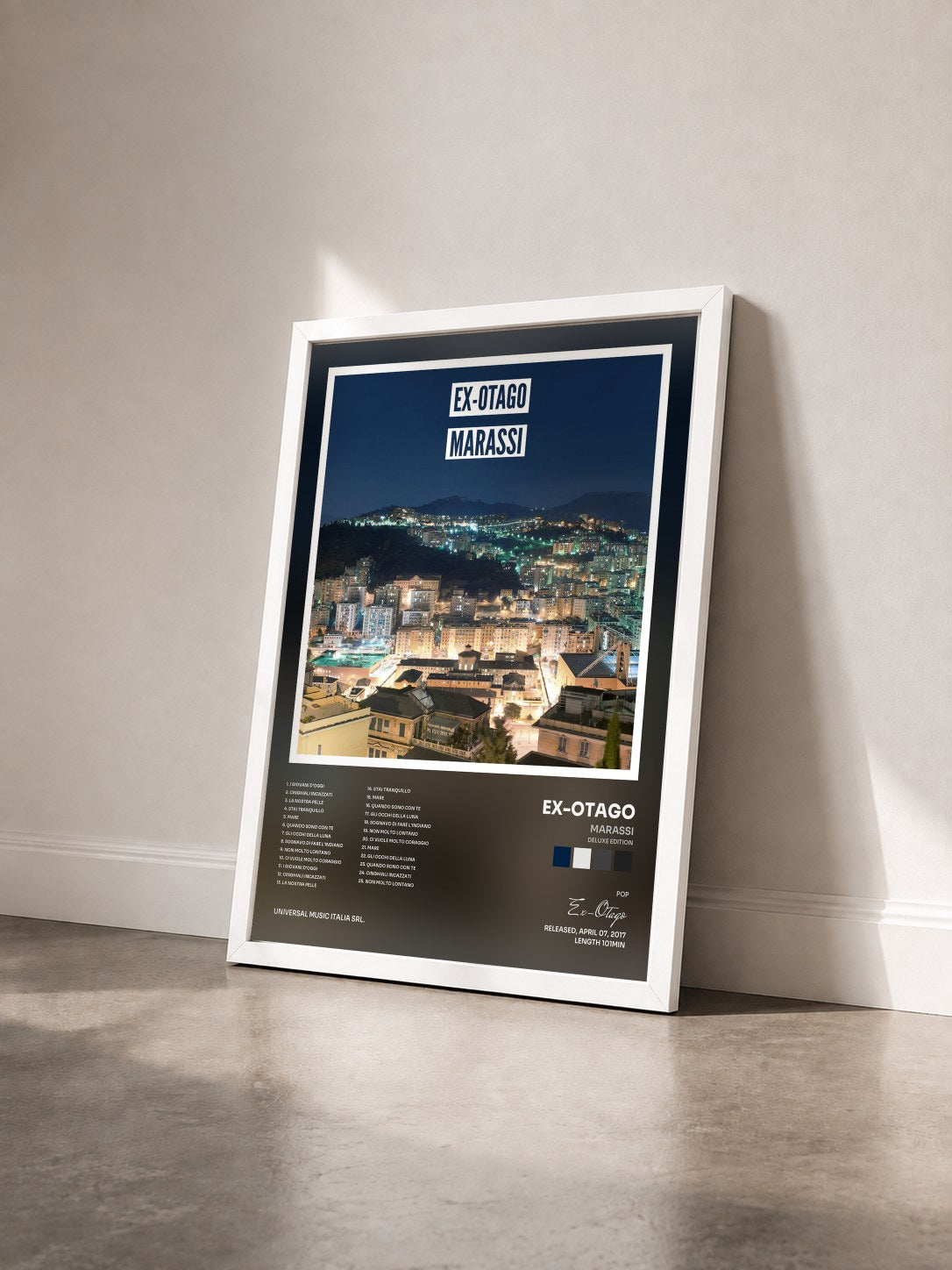 #blanc Tableau de l'album Marassi (Deluxe Edition) de Ex-Otago vu de trois quarts, cadre blanc
