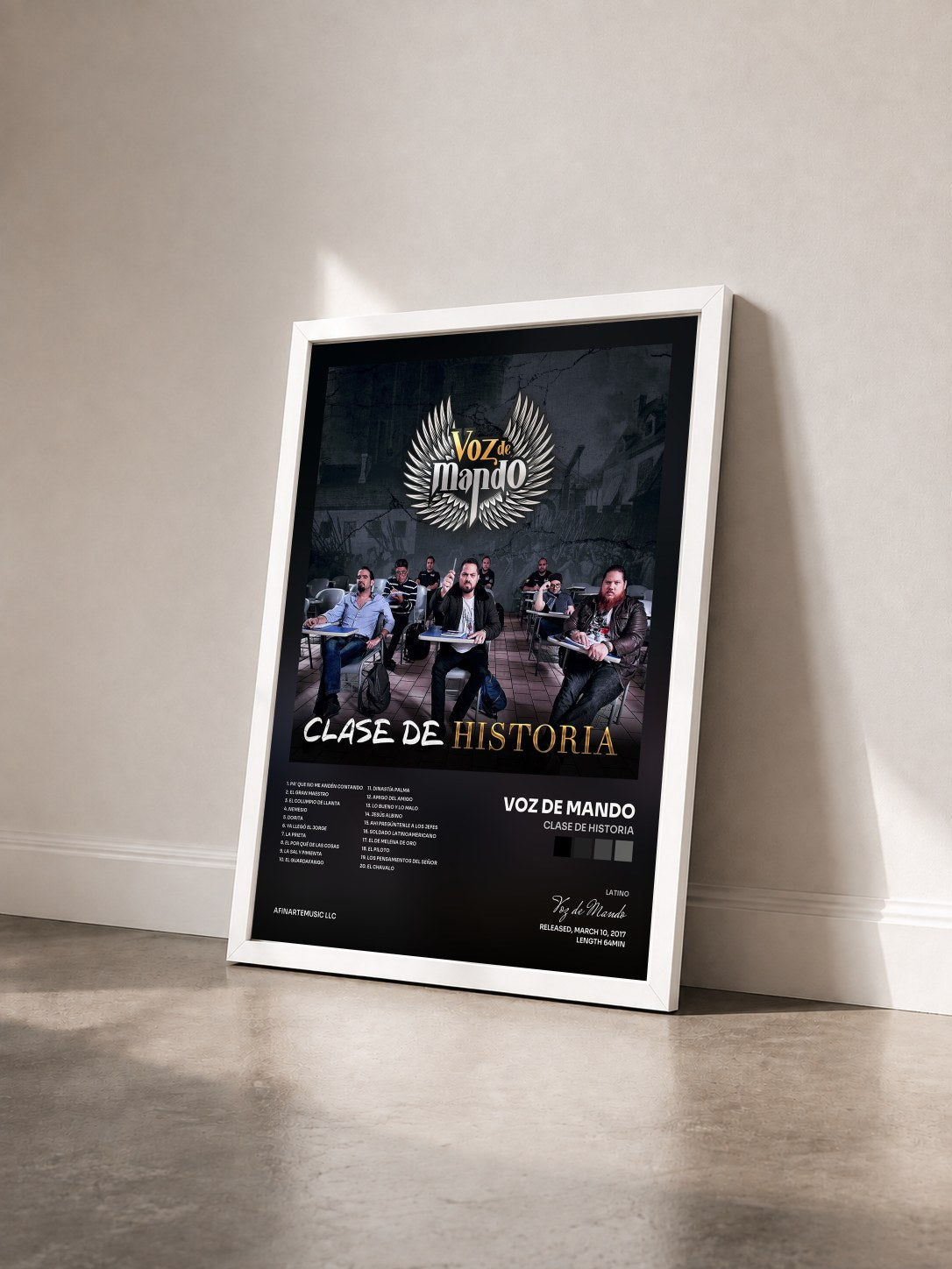 #blanc Tableau de l'album Clase de Historia de Voz de Mando vu de trois quarts, cadre blanc