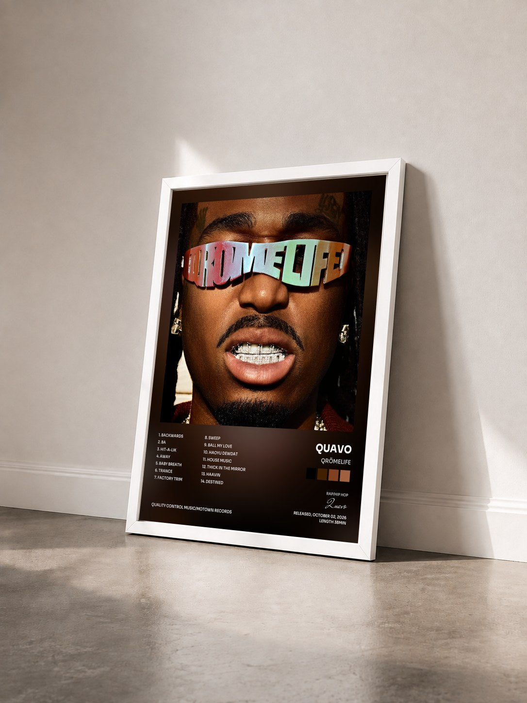 #blanc Tableau de l'album QRÖMELIFE de Quavo vu de trois quarts, cadre blanc