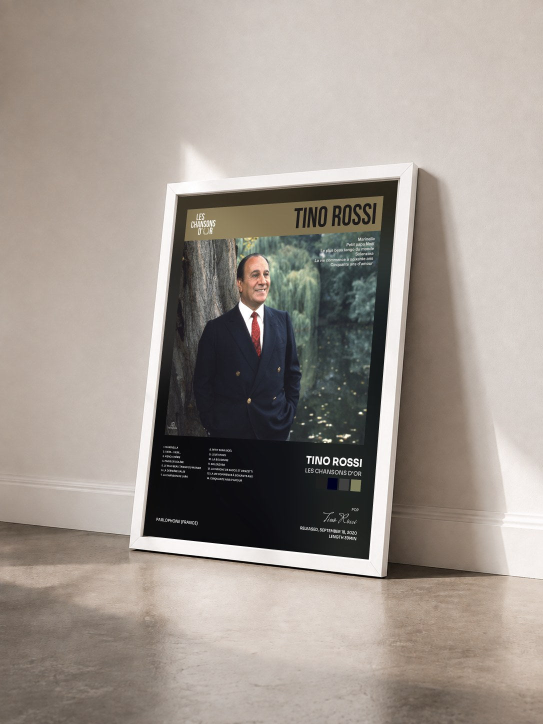 #blanc Tableau de l'album Les chansons d'or de Tino Rossi vu de trois quarts, cadre blanc