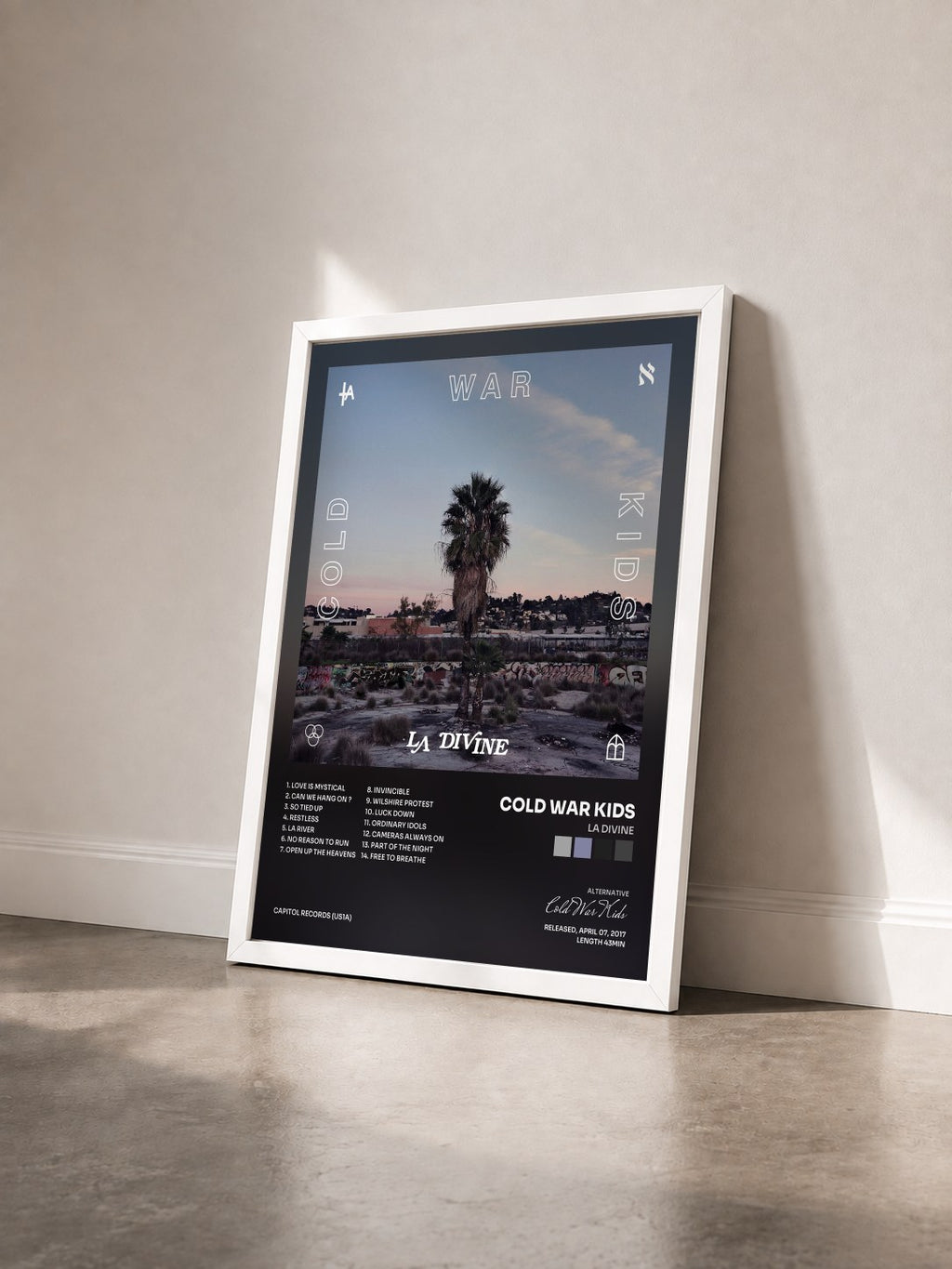 #blanc Tableau de l'album LA DIVINE de Cold War Kids vu de trois quarts, cadre blanc