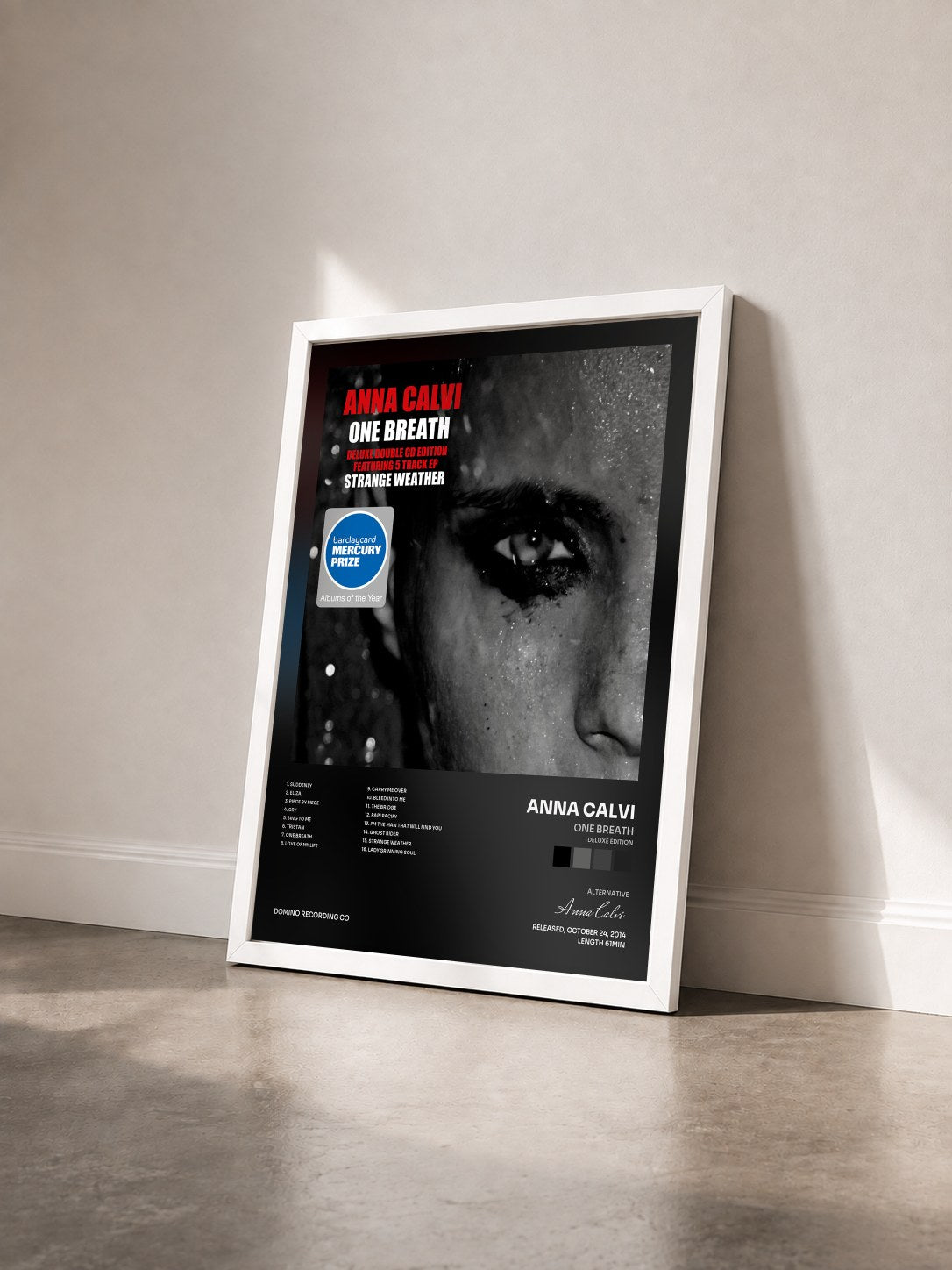 #blanc Tableau de l'album One Breath (Deluxe Edition) de Anna Calvi vu de trois quarts, cadre blanc
