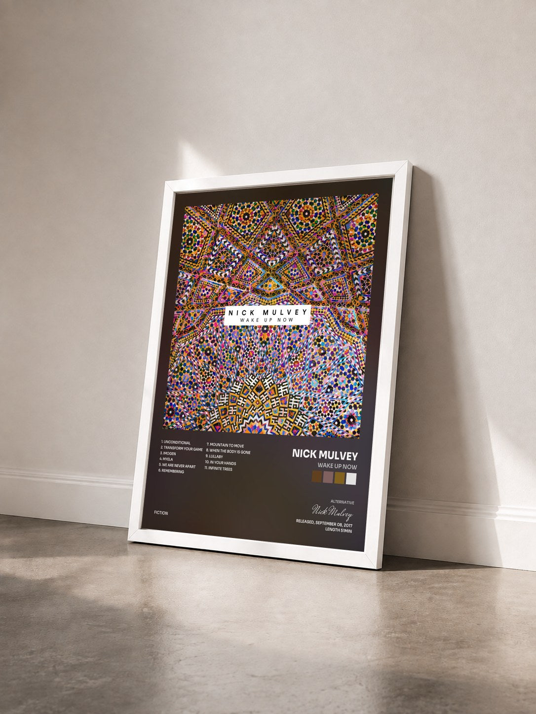 #blanc Tableau de l'album Wake Up Now de Nick Mulvey vu de trois quarts, cadre blanc