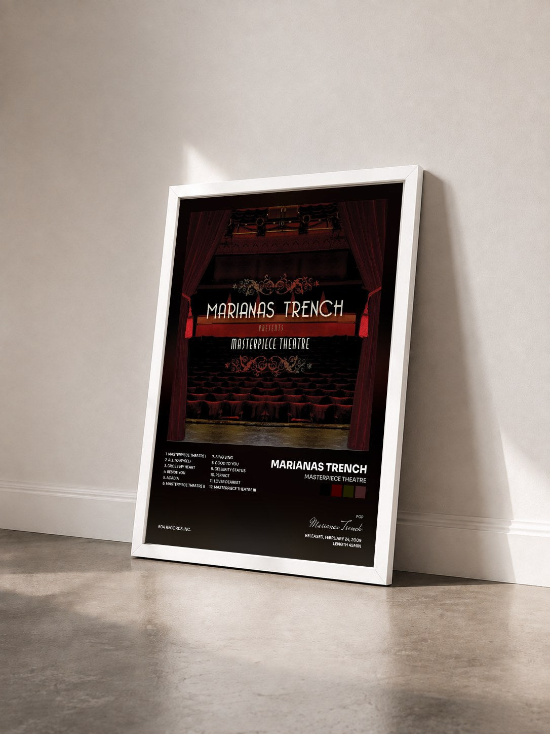 #blanc Tableau de l'album Masterpiece Theatre de Marianas Trench vu de trois quarts, cadre blanc