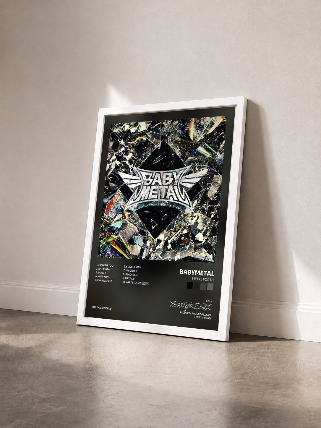 #blanc Tableau de l'album METAL FORTH de BABYMETAL vu de trois quarts, cadre blanc
