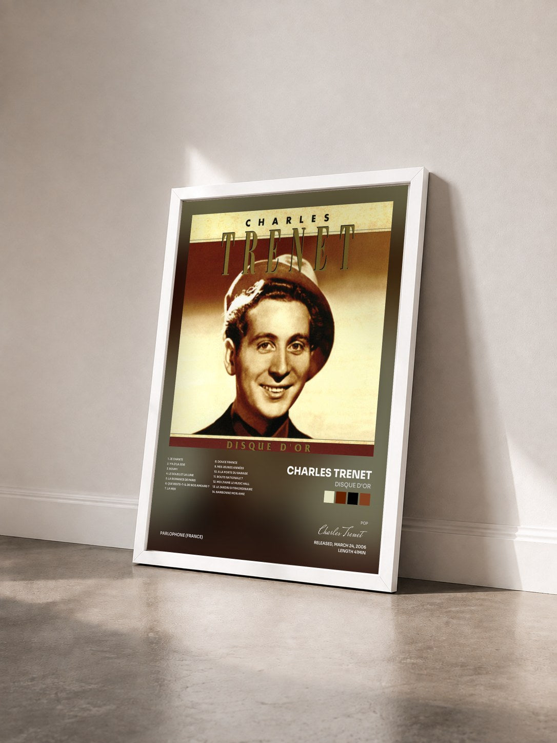 #blanc Tableau de l'album Disque D'or de Charles Trenet vu de trois quarts, cadre blanc