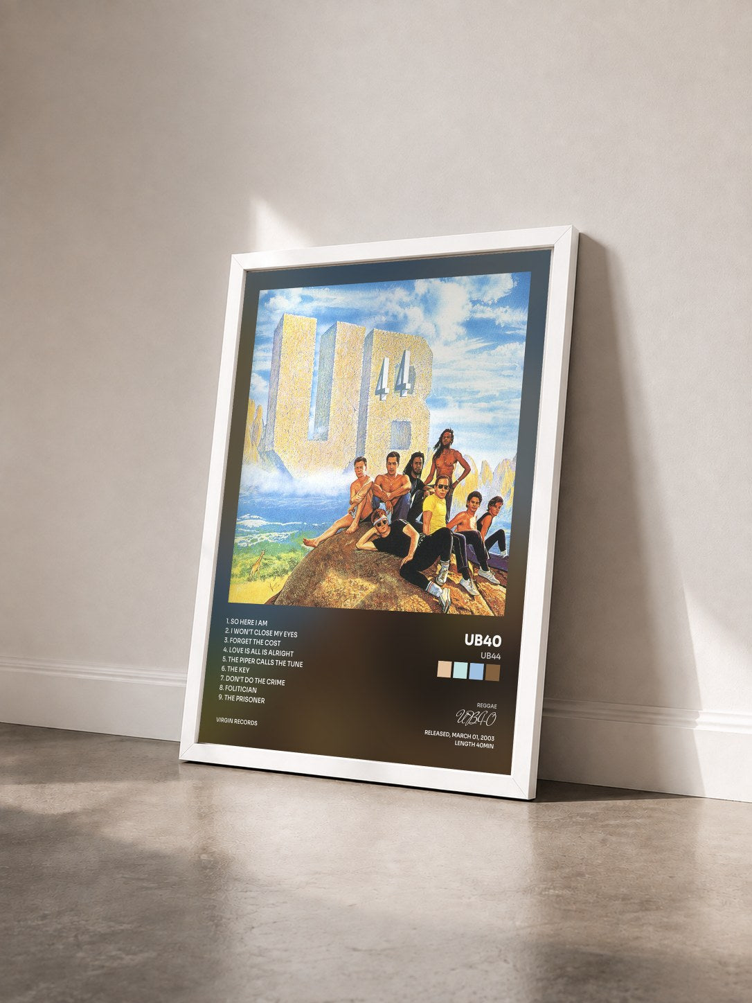 #blanc Tableau de l'album UB44 de UB40 vu de trois quarts, cadre blanc