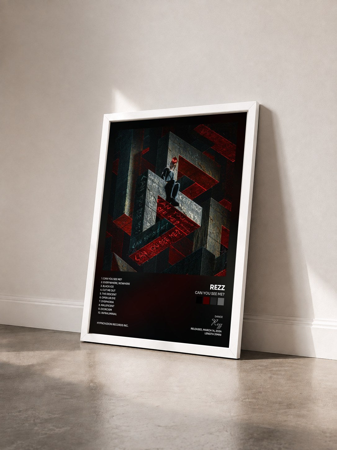 #blanc Tableau de l'album CAN YOU SEE ME? de Rezz vu de trois quarts, cadre blanc