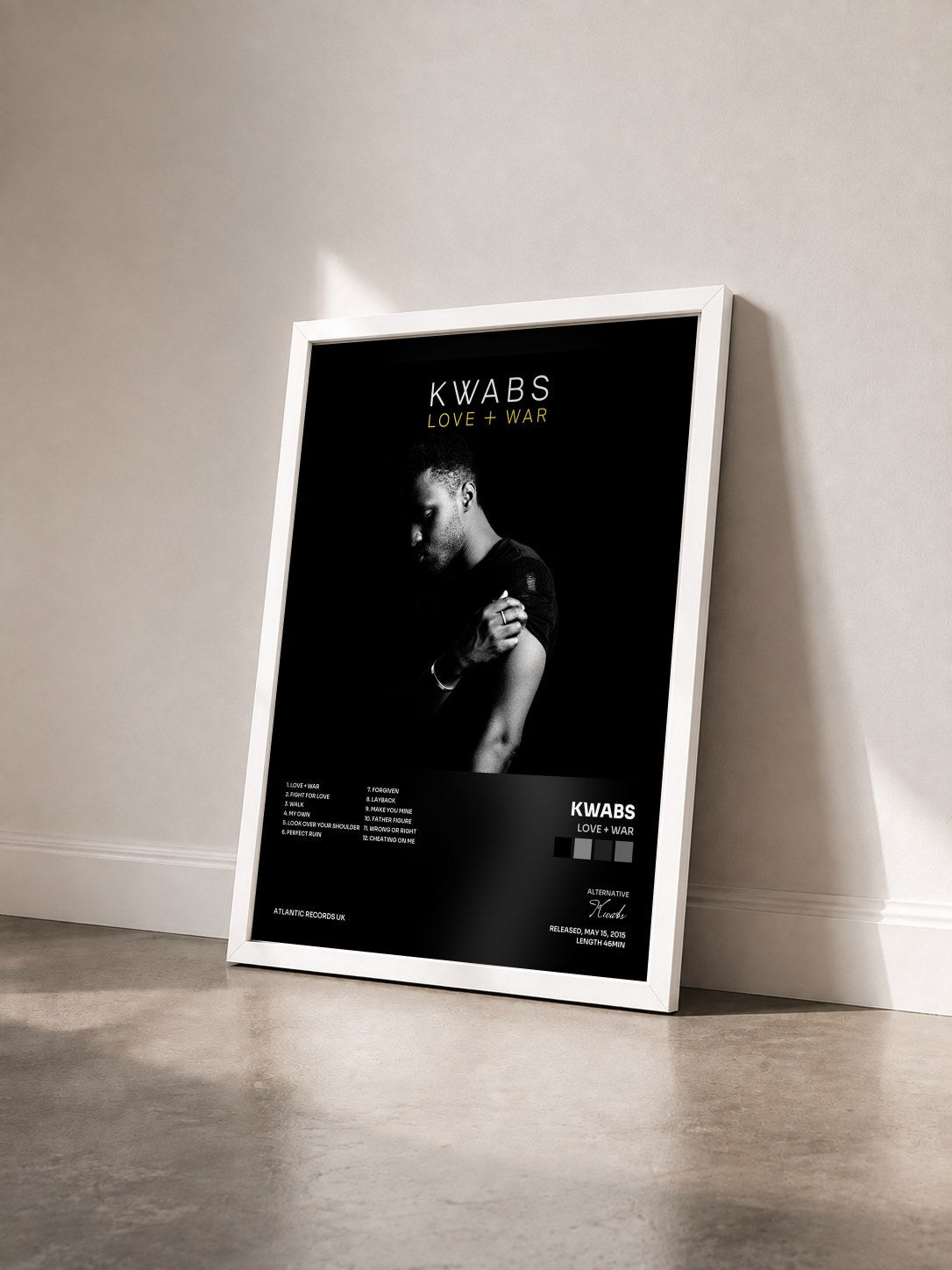 #blanc Tableau de l'album Love + War de Kwabs vu de trois quarts, cadre blanc