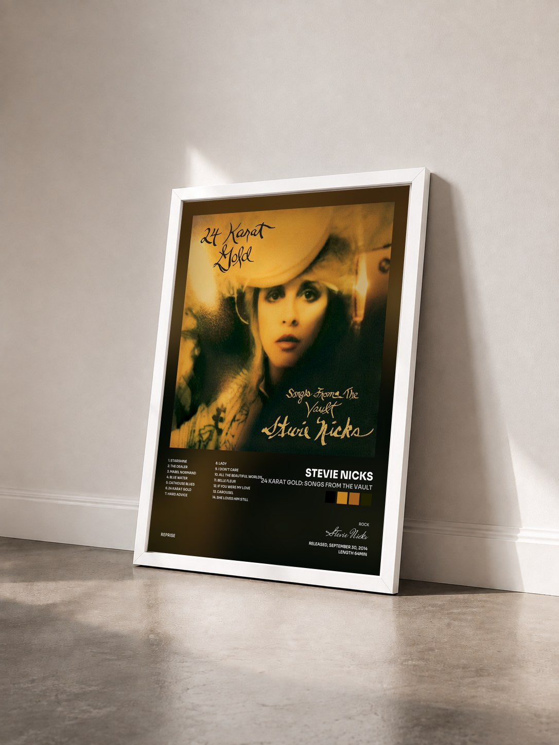 #blanc Tableau de l'album 24 Karat Gold: Songs from the Vault de Stevie Nicks vu de trois quarts, cadre blanc