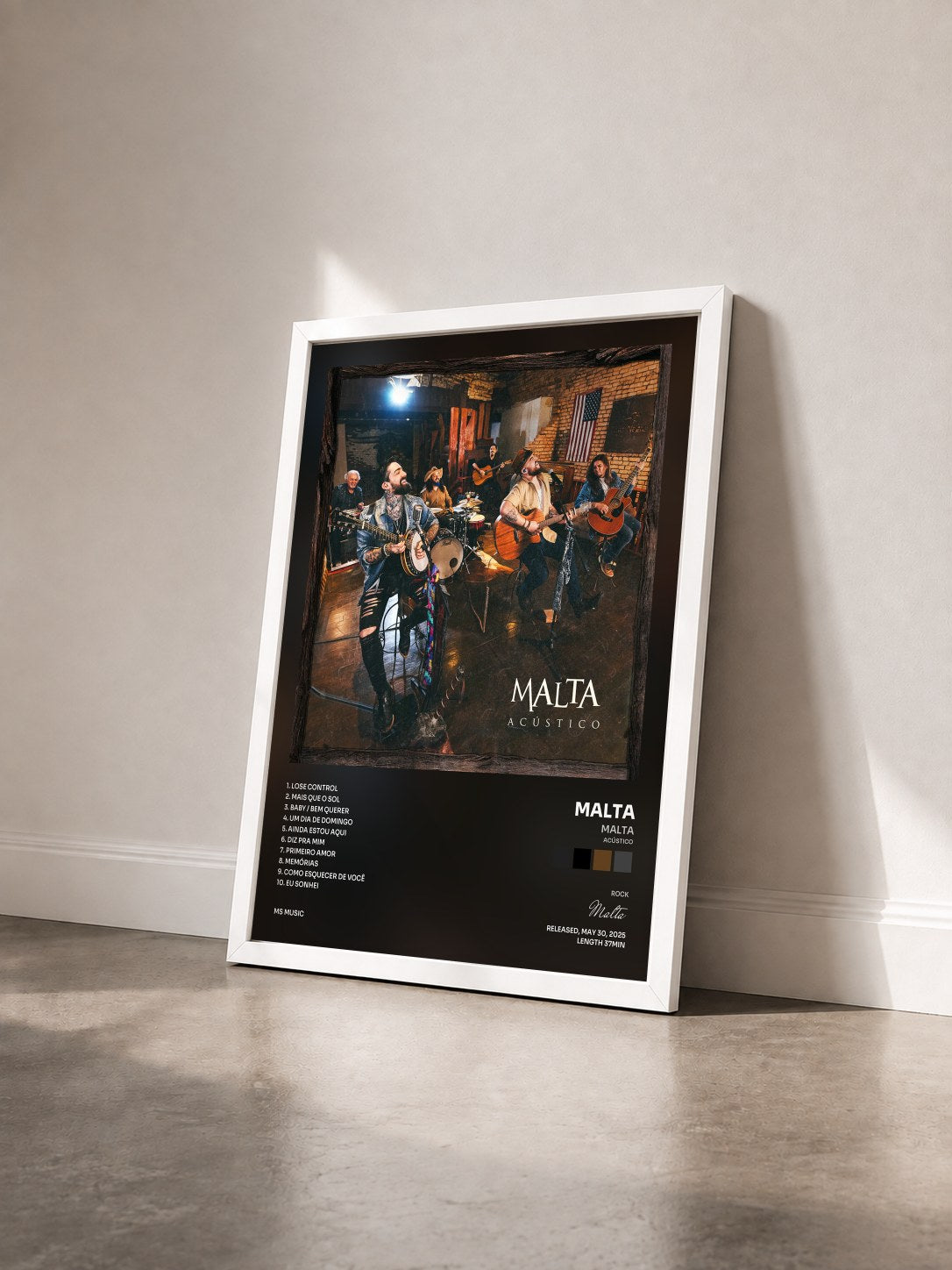 #blanc Tableau de l'album Malta (Acústico) de Malta vu de trois quarts, cadre blanc