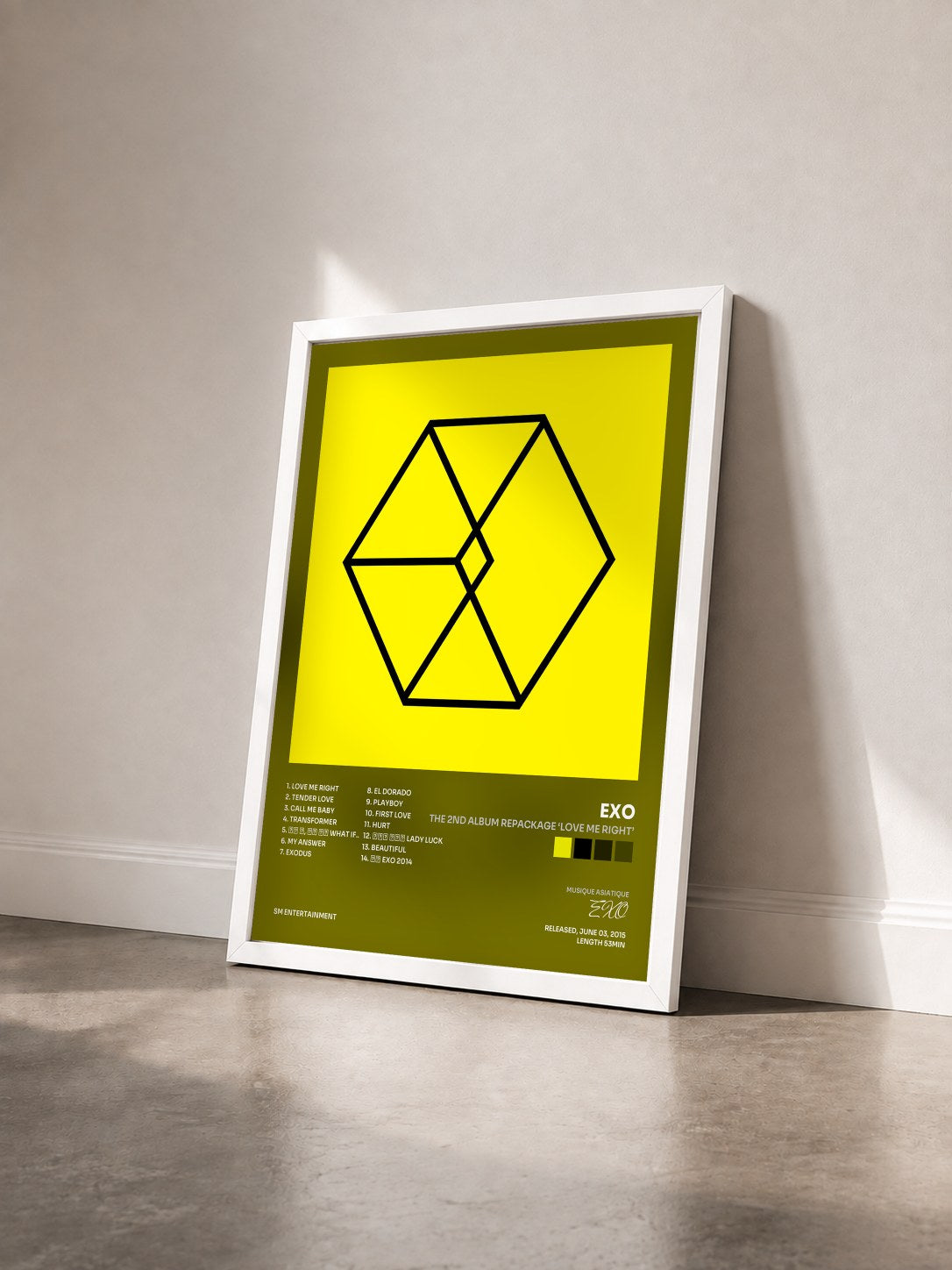 #blanc Tableau de l'album The 2nd Album Repackage ‘LOVE ME RIGHT’ de EXO vu de trois quarts, cadre blanc