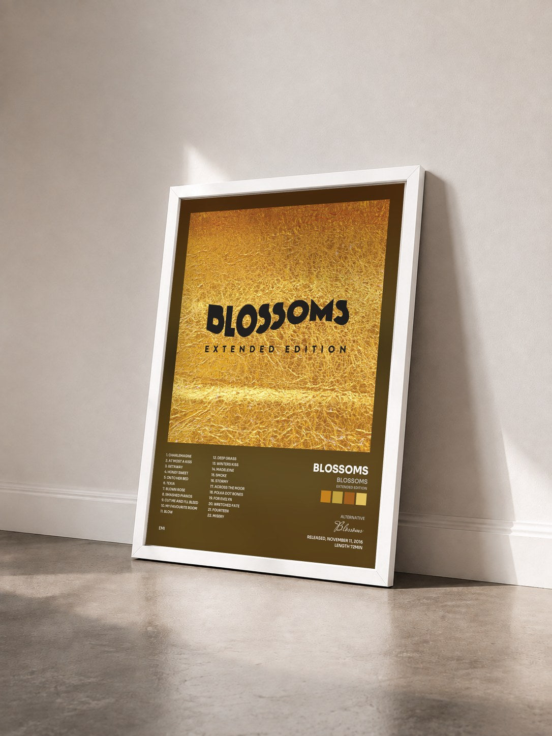 #blanc Tableau de l'album Blossoms (Extended Edition) de Blossoms vu de trois quarts, cadre blanc