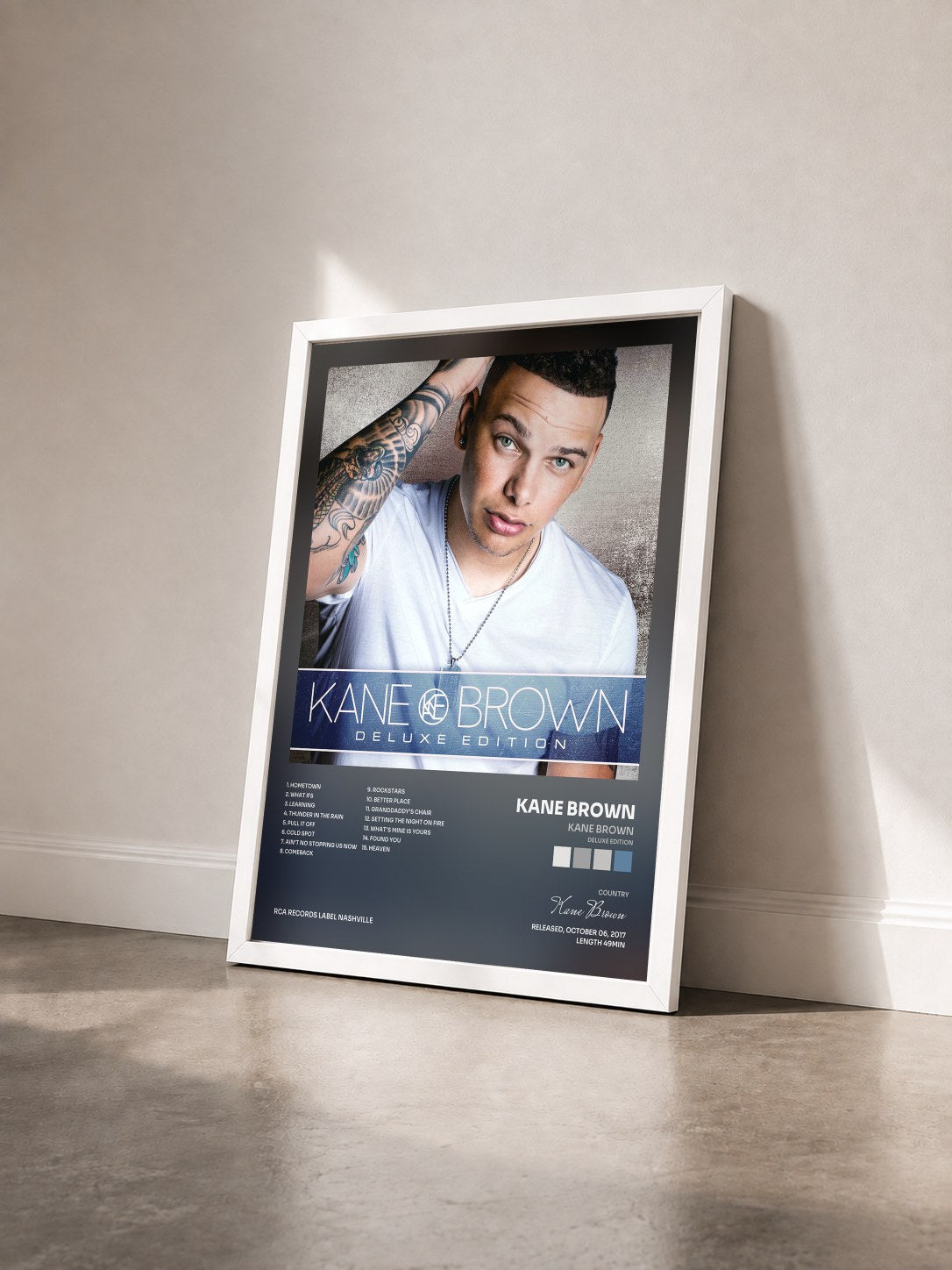 #blanc Tableau de l'album Kane Brown (Deluxe Edition) de Kane Brown vu de trois quarts, cadre blanc