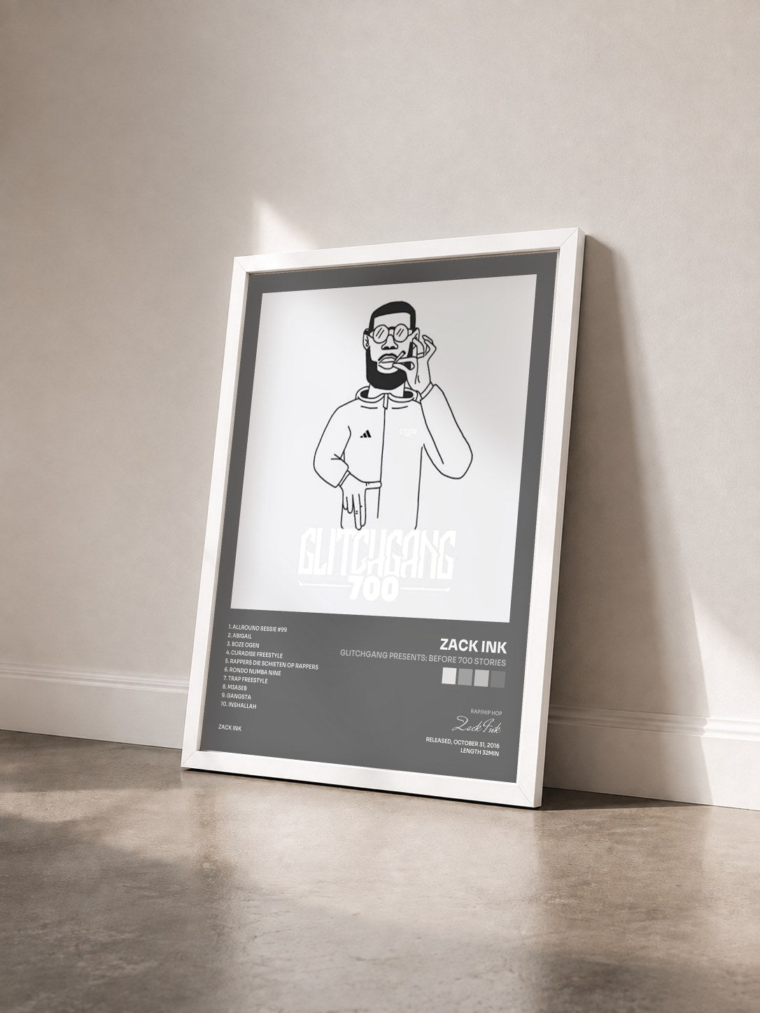 #blanc Tableau de l'album GlitchGang Presents: Before 700 Stories de Zack Ink vu de trois quarts, cadre blanc