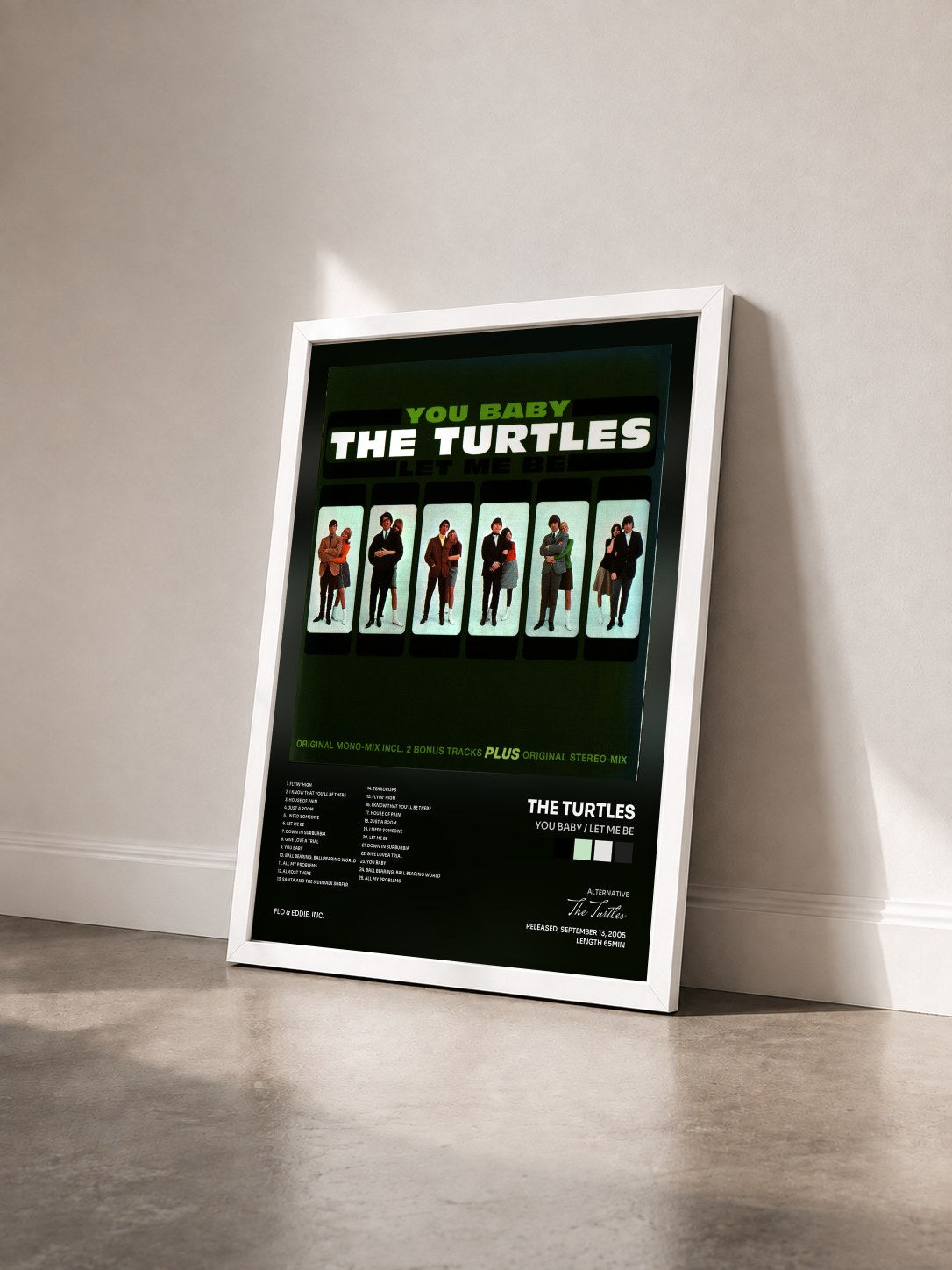 #blanc Tableau de l'album You Baby / Let Me Be de The Turtles vu de trois quarts, cadre blanc