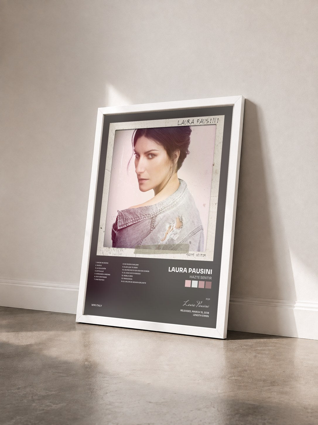 #blanc Tableau de l'album Hazte sentir de Laura Pausini vu de trois quarts, cadre blanc