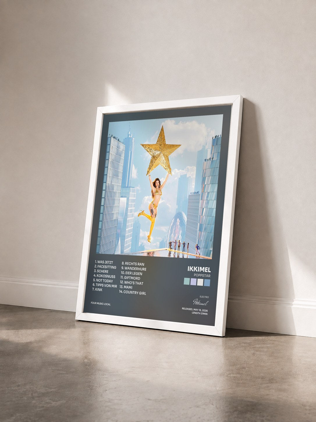#blanc Tableau de l'album POPPSTAR de Ikkimel vu de trois quarts, cadre blanc